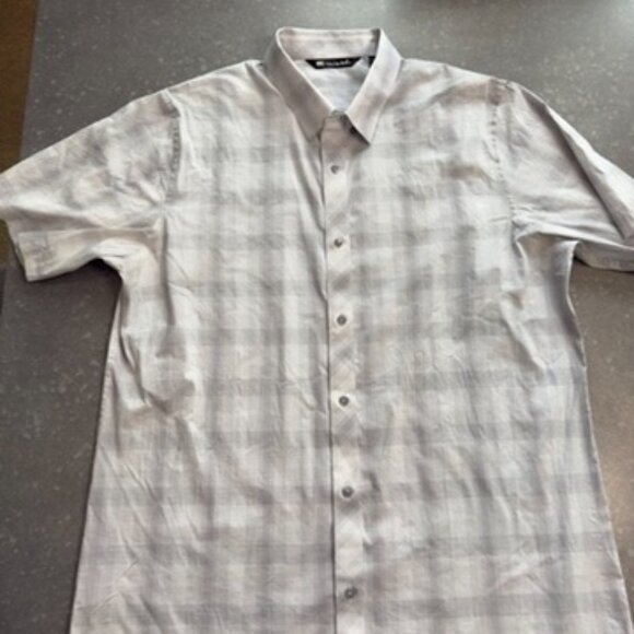 Travis Mathew Light Gray Plaid Short Sleeve Button-Up Shirt - Size XL - Picture 3 of 12